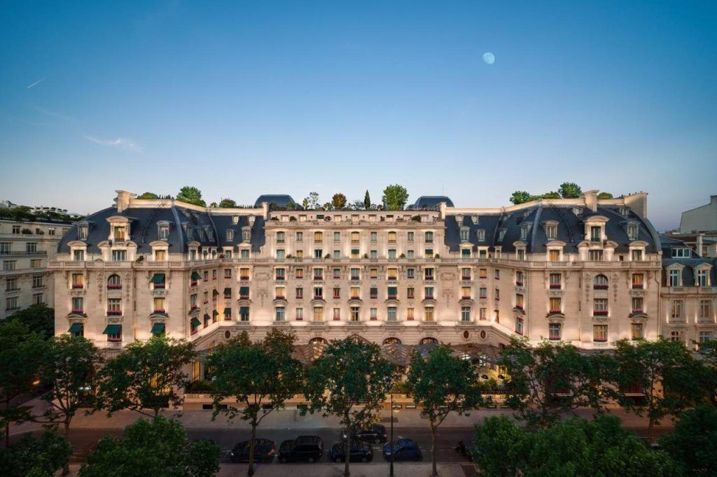 the-peninsula-paris-the-luxury-editor